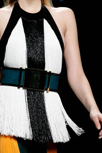 Look 10